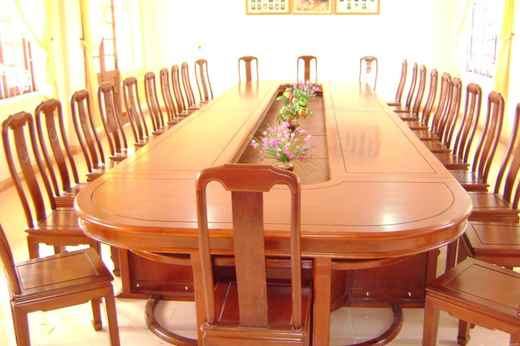 Bàn Ghế Hội Trường Gỗ Tự Nhiên – Sự Lựa Chọn Hoàn Hảo